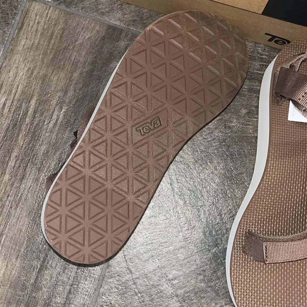 Nwt Teva 2” platform sandals